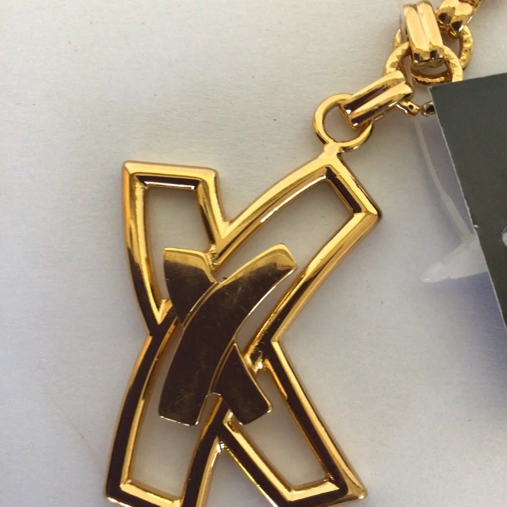 NWT PALOMA PICASSO ICONIC KISS KEYCHAIN OR BAG CHARM BAG CHARM